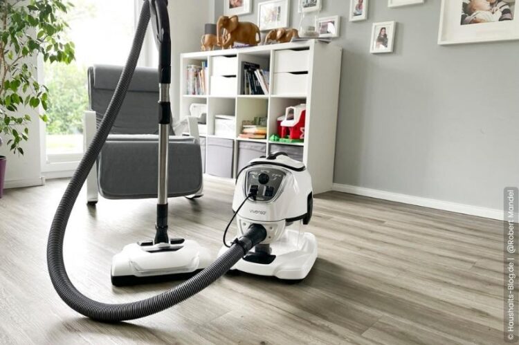 Tiefensaubere Polster und Matratzen mit der vivenso Pro-Aqua Elektrodüse ESB