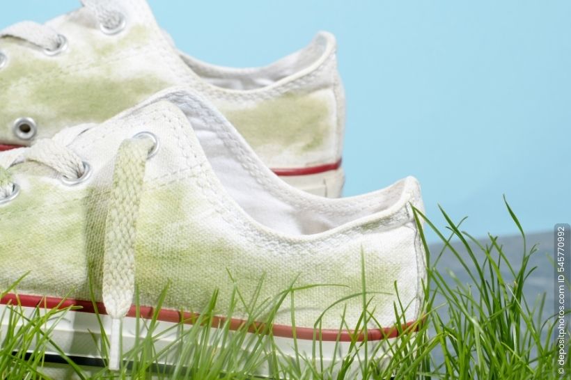 Grasflecken von Schuhen entfernen