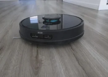 Cecotec-Conga-7090-AI-Saugroboter-mit-Wischfunktion-1-1-768x511